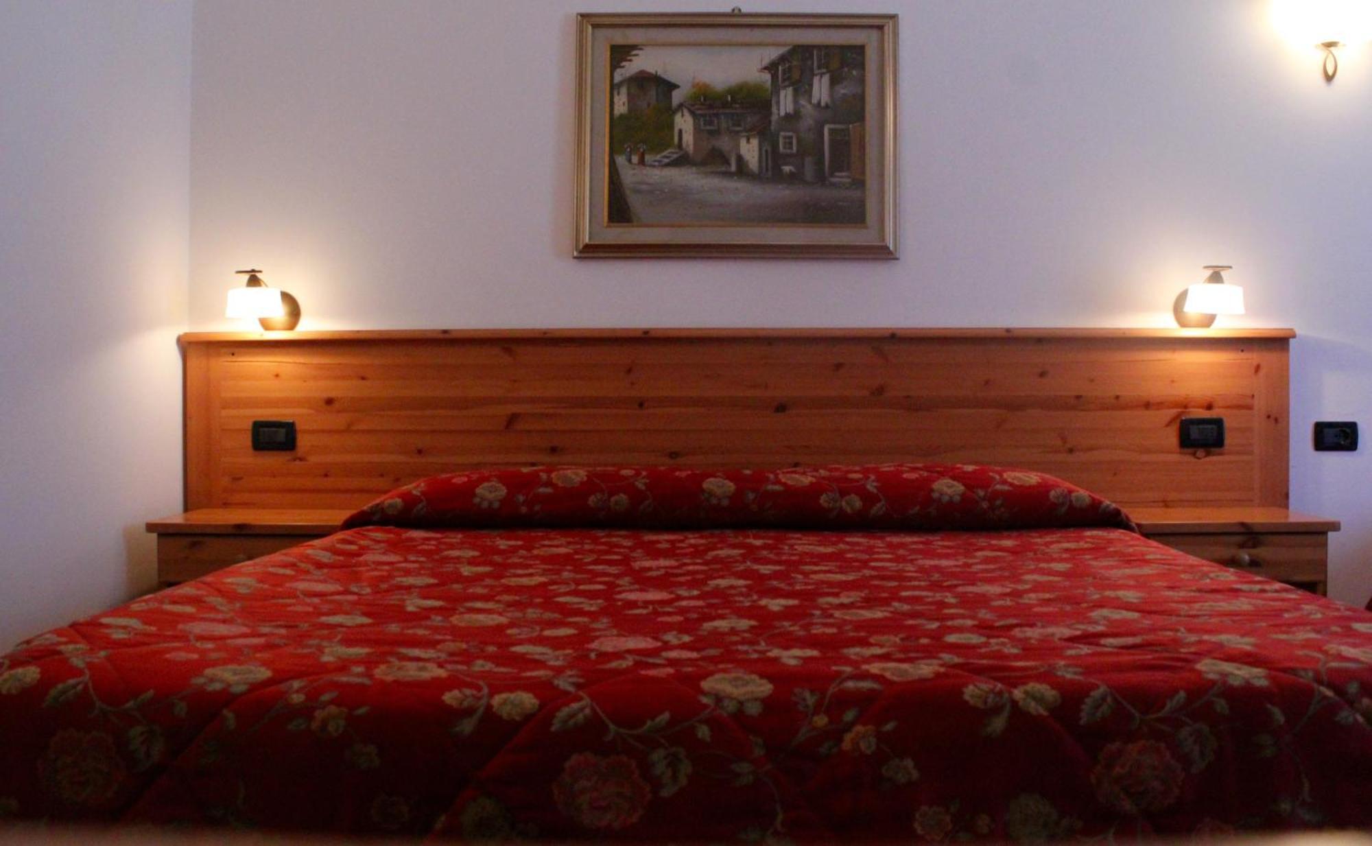 Garni Lago Alpino Molveno Habitación foto