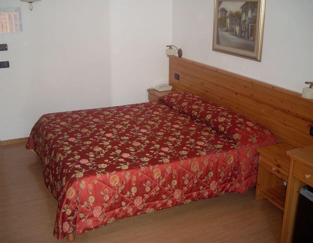 Garni Lago Alpino Molveno Exterior foto